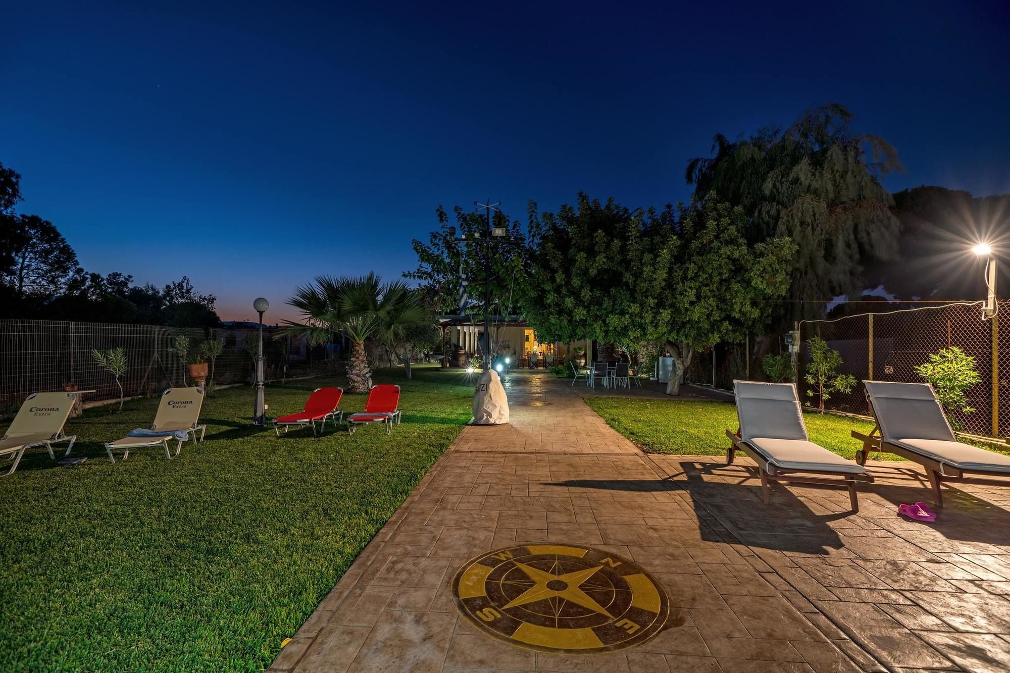 Maria'S Seaside Villa - House With 3 Rooms In Marathon, With Wonderful Exterior photo