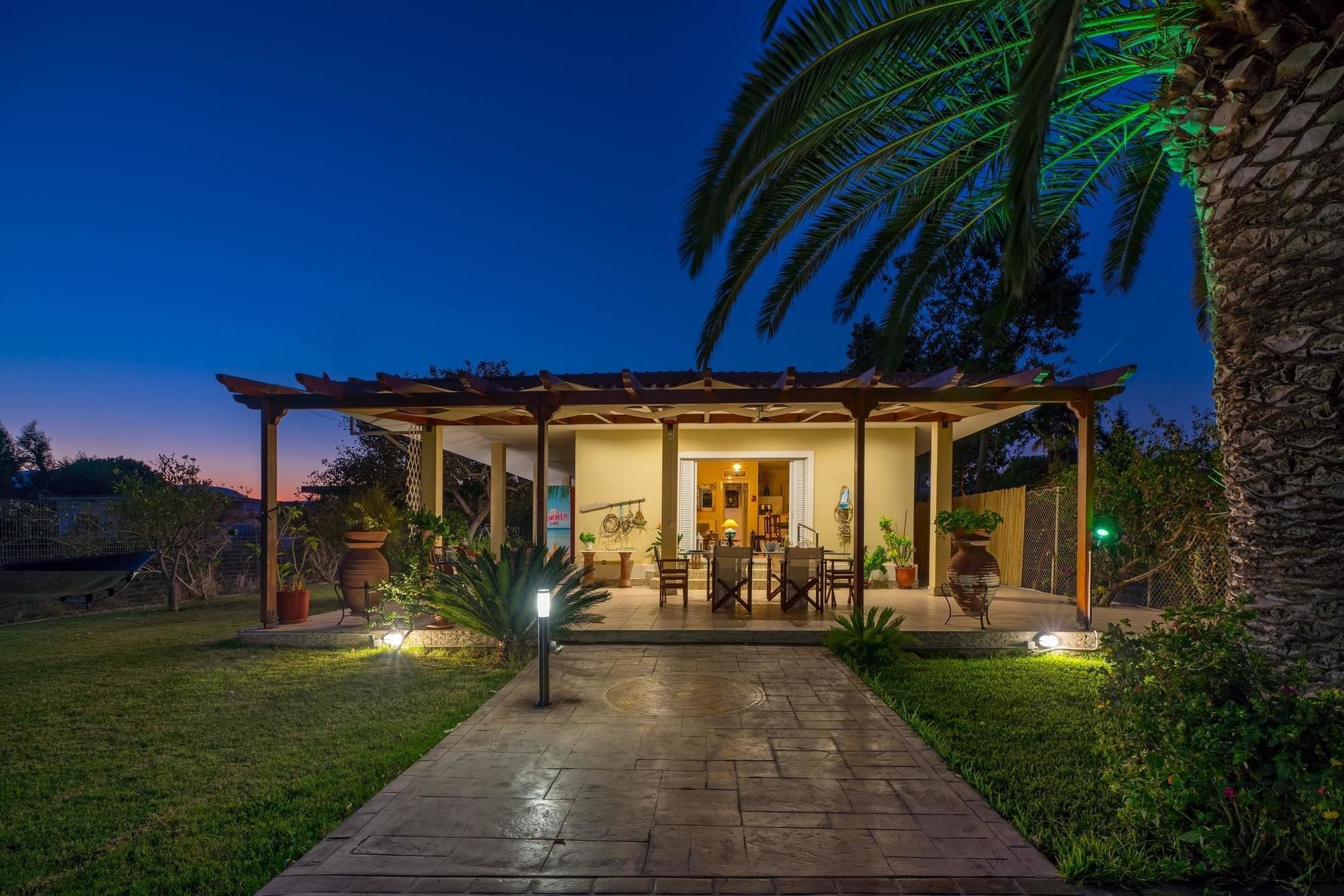 Maria'S Seaside Villa - House With 3 Rooms In Marathon, With Wonderful Exterior photo