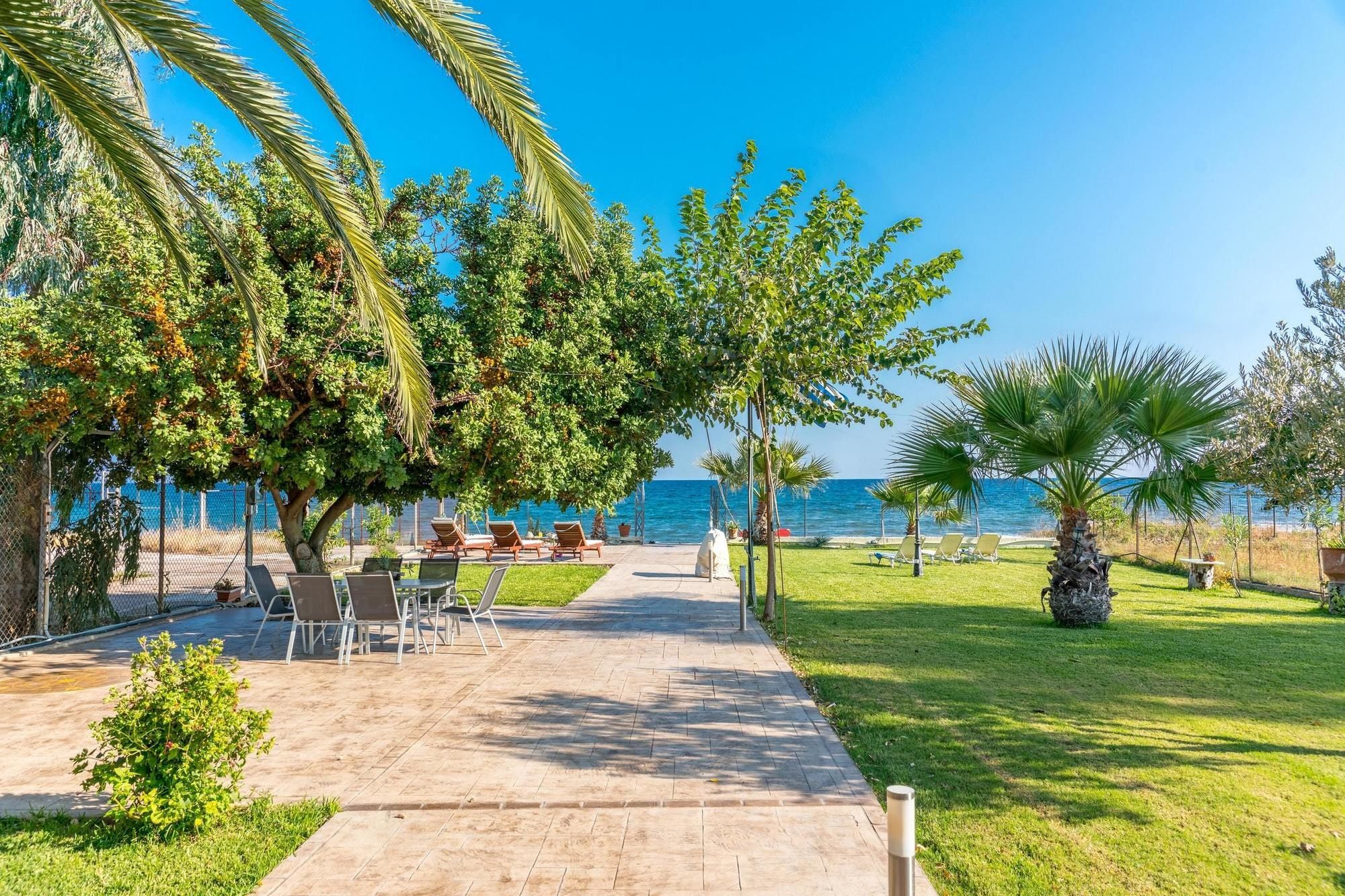 Maria'S Seaside Villa - House With 3 Rooms In Marathon, With Wonderful Exterior photo