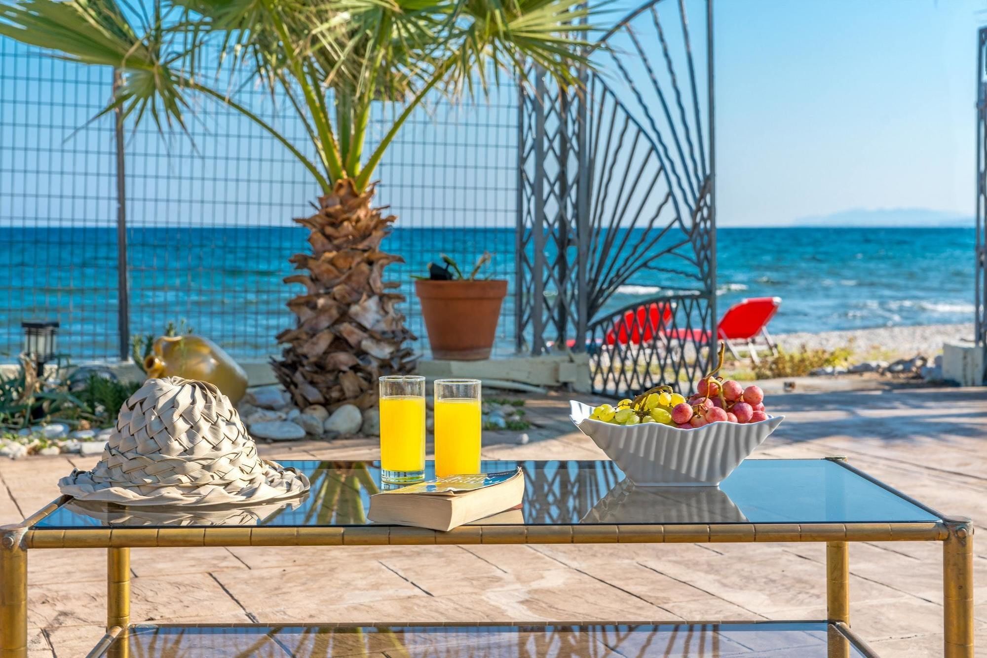 Maria'S Seaside Villa - House With 3 Rooms In Marathon, With Wonderful Exterior photo