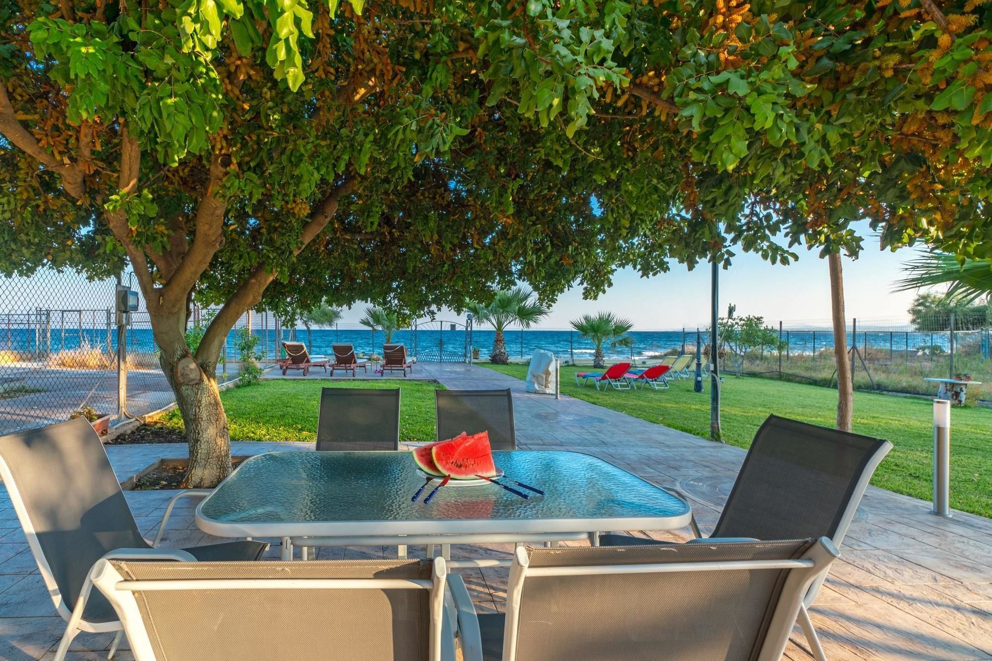 Maria'S Seaside Villa - House With 3 Rooms In Marathon, With Wonderful Exterior photo
